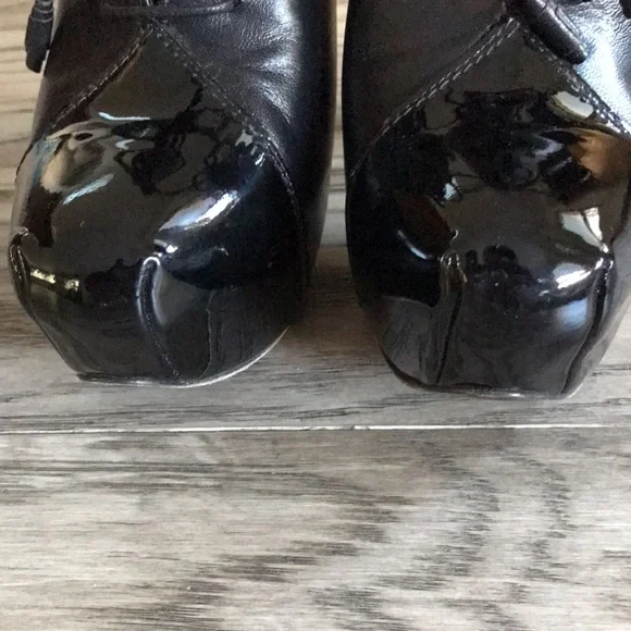 COPY - Stuart Weitzman Vintage Y2K Lace-Up Heels | Size 7.5 - Picture 11 of 14